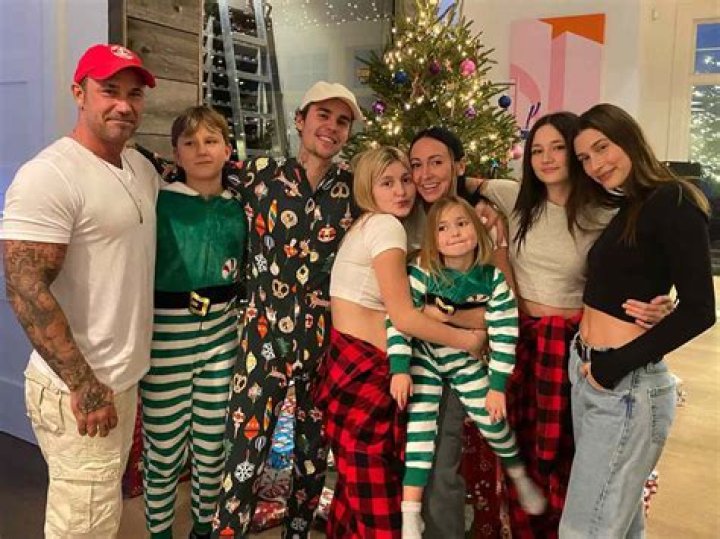 Unveiling The Enigmatic World Of Justin Bieber's Brother